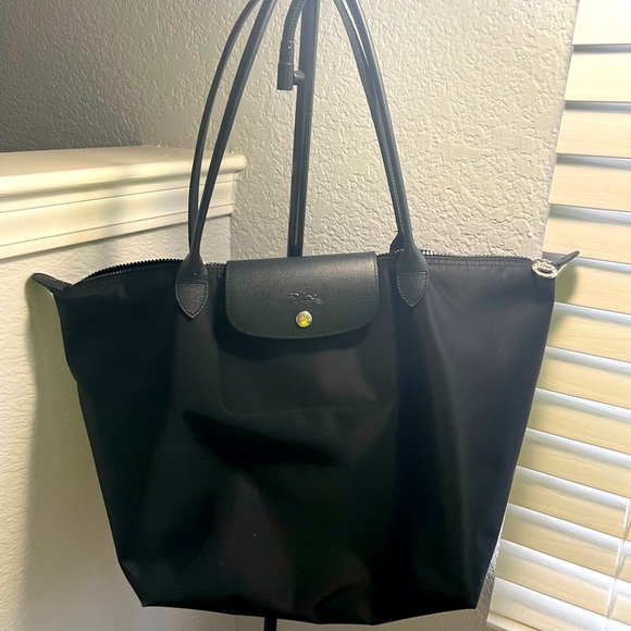 Longchamp Handbags - Longchamp Large Le Pliage Néo Shoulder Tote